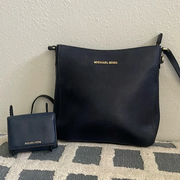 🫐Micheal Micheal Kors Crossbody and Wallet🫐 - Picture 1 of 14